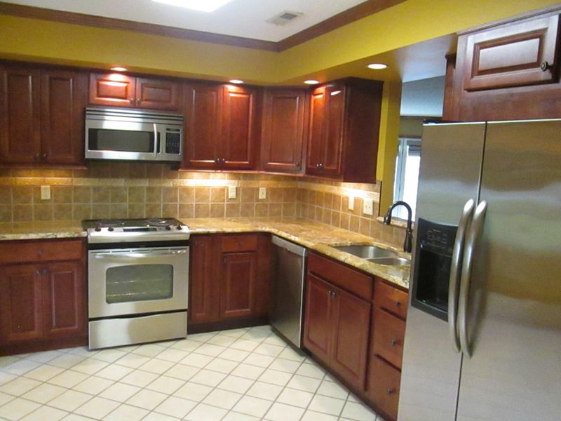 805 Cedar Ln #Apt 15d, Knoxville, TN 37912