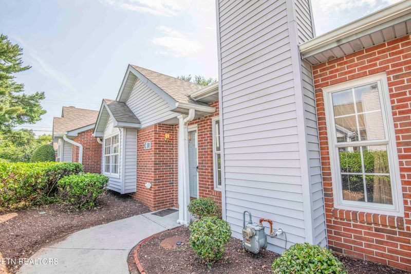 805 Cedar Ln #C10, Knoxville, TN 37912