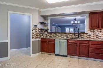 805 Cedar Ln #D13, Knoxville, TN 37912