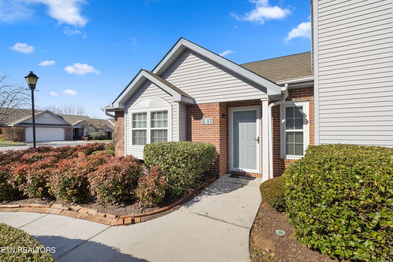 805 Cedar Ln #E17, Knoxville, TN 37912
