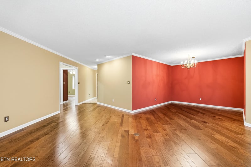 805 Cedar Ln #I-34, Knoxville, TN 37912