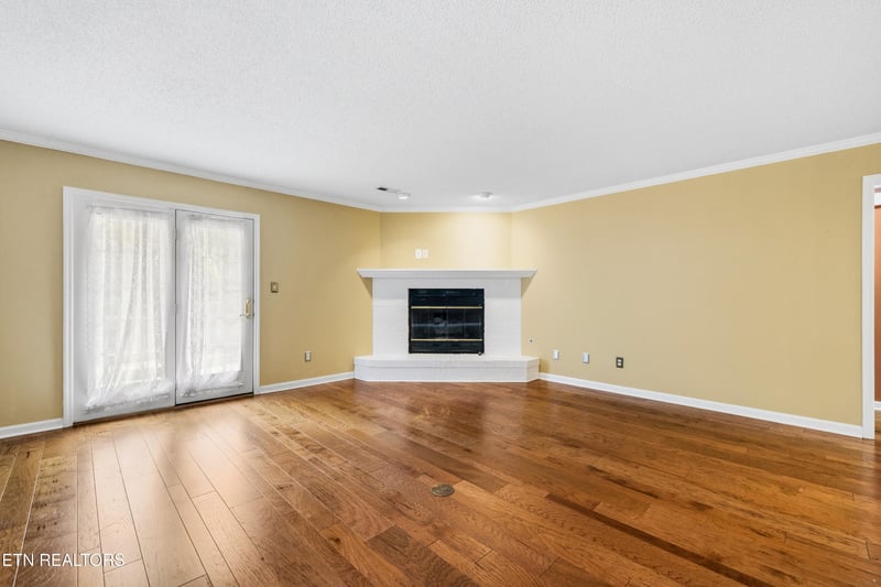 805 Cedar Ln #I-34, Knoxville, TN 37912