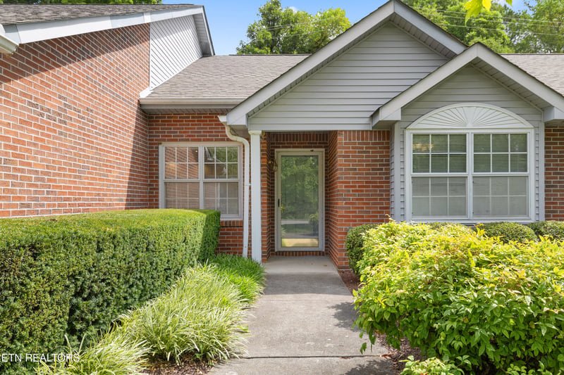805 Cedar Ln #I-34, Knoxville, TN 37912