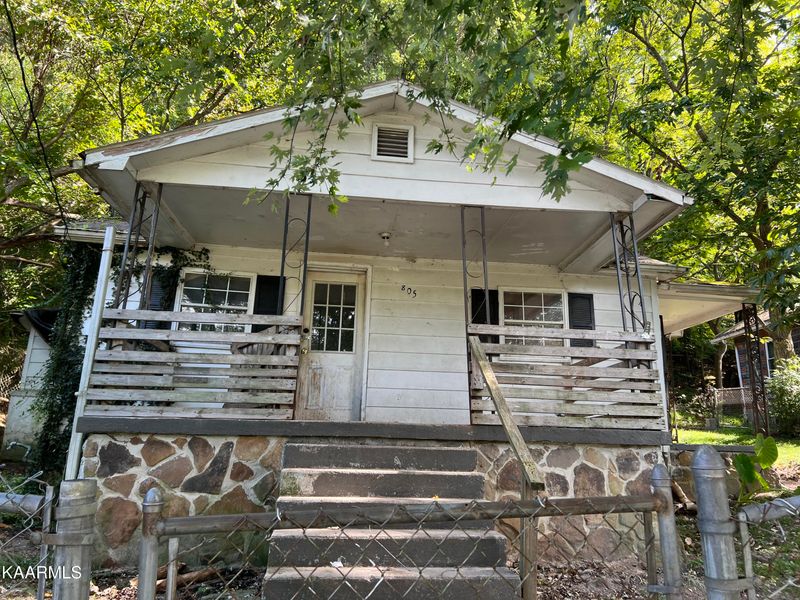 805 Cherry St, Lafollette, TN 37766