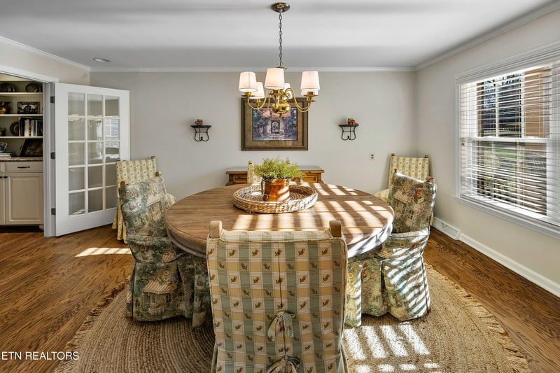 805 Kempton Rd, Knoxville, TN 37909