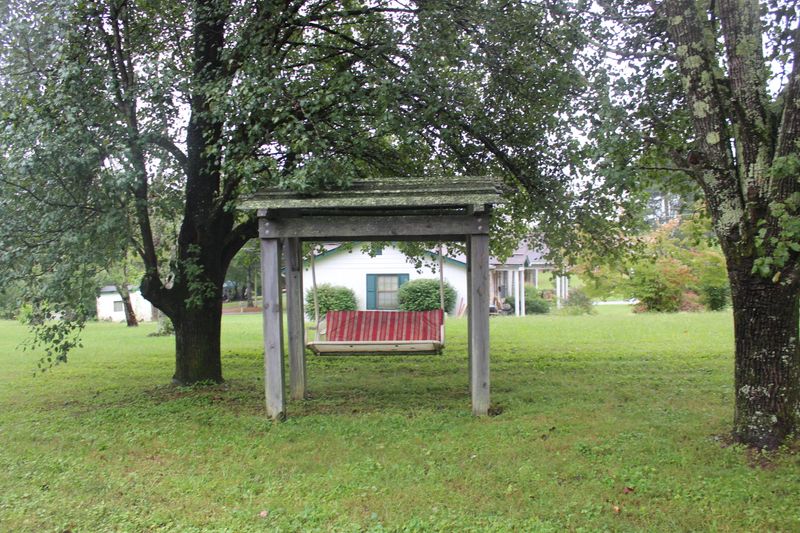 805 Reynolds Ave, Clinton, TN 37716