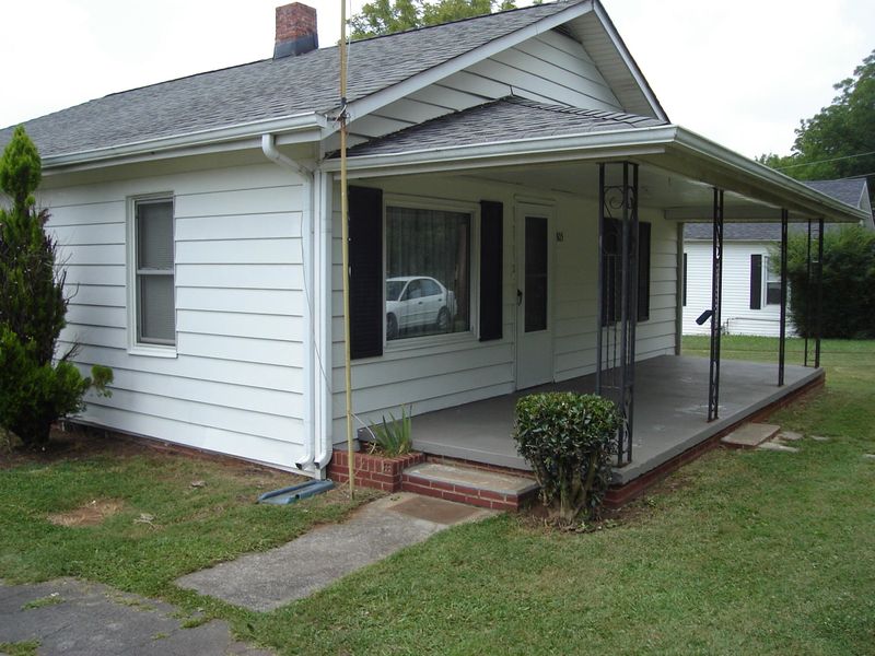 805 S Everett High Rd, Maryville, TN 37804