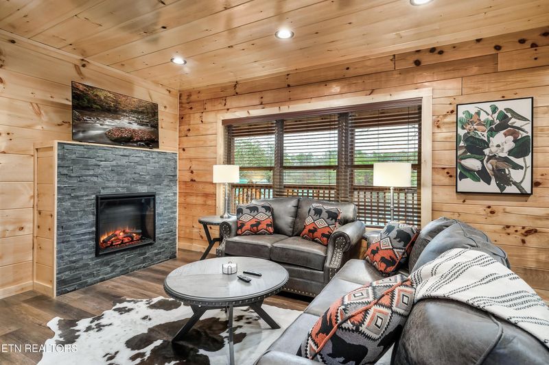 805 String Run Way, Sevierville, TN 37863