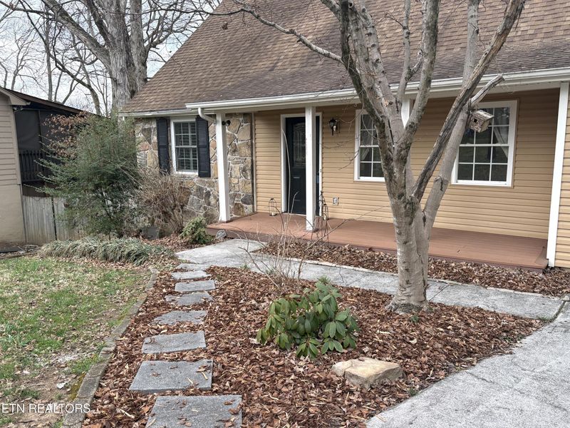 805 Tree Trunk Rd, Knoxville, TN 37934