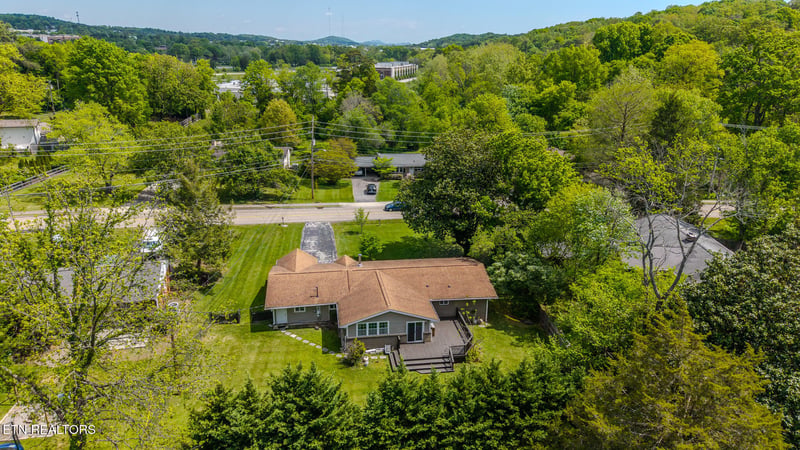 805 Wesley Rd, Knoxville, TN 37909