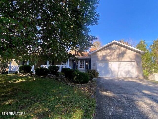 805 Yonside Dr, Sparta, TN 38583