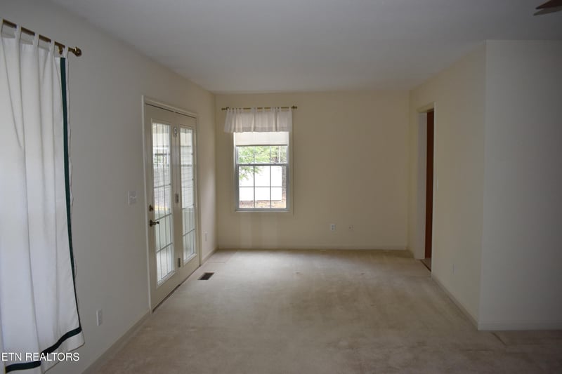 805 Yonside Dr, Sparta, TN 38583