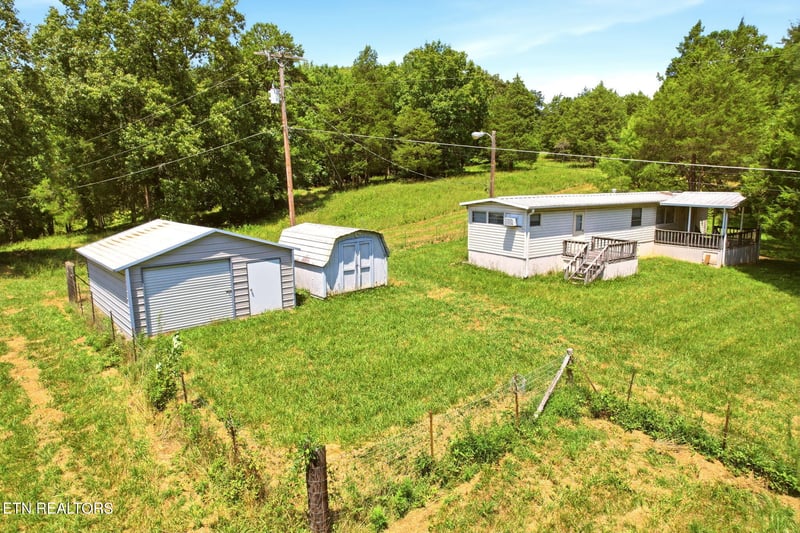 8050 Lett Rd, Corryton, TN 37721
