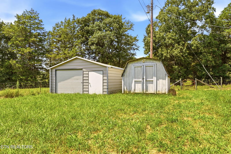 8050 Lett Rd, Corryton, TN 37721