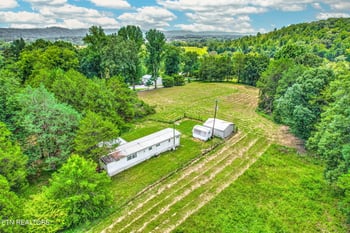 8050 Lett Rd, Corryton, TN 37721