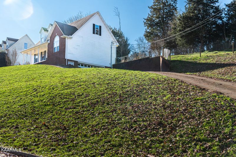 8053 W Pointe Dr, Talbott, TN 37877