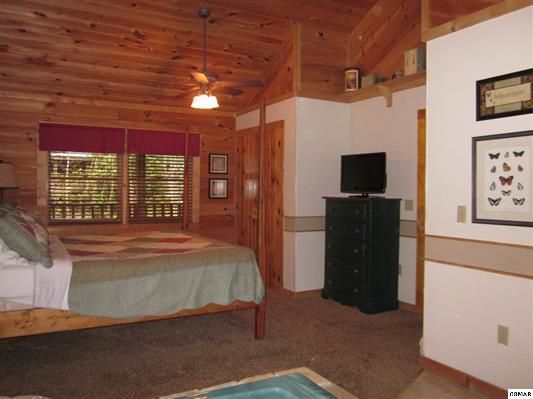 806 Beaver Run Way, Sevierville, TN 37862