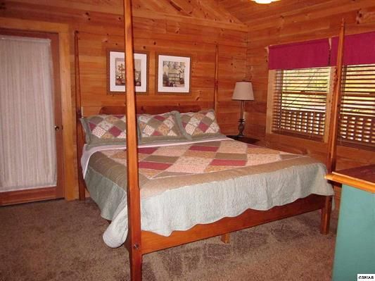 806 Beaver Run Way, Sevierville, TN 37862
