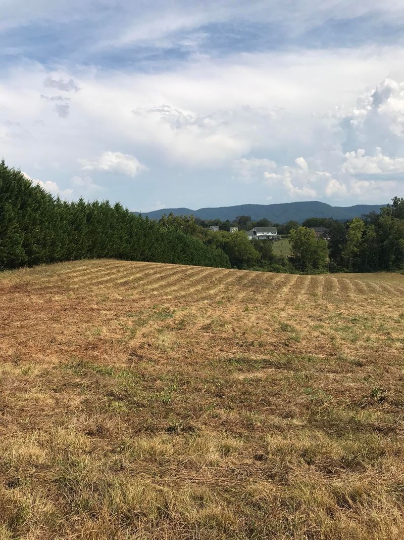 806 Helton Rd, Maryville, TN 37804
