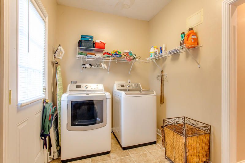 806 Old Emory Rd, Clinton, TN 37716