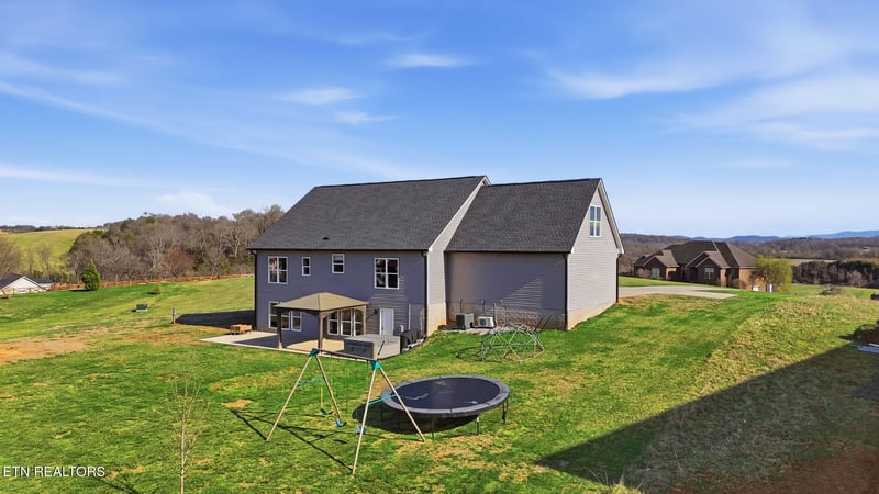 806 River Dr, Blaine, TN 37709