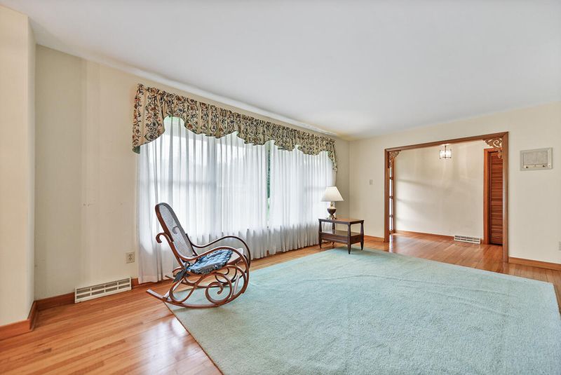 806 Riverbend Rd, Clinton, TN 37716