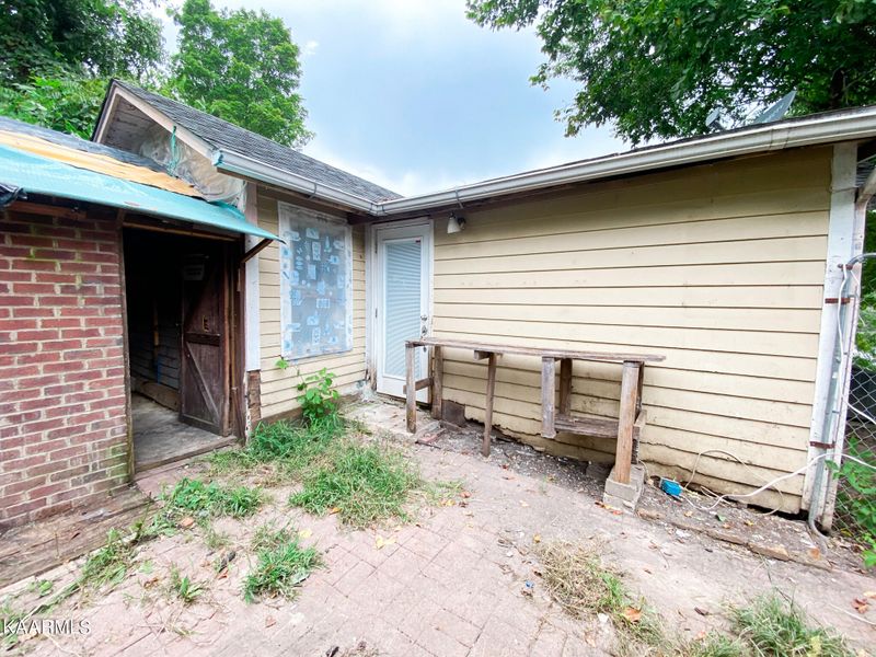 806 Trenton St, Harriman, TN 37748