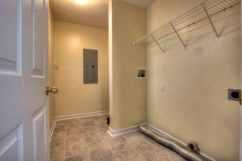 806 Union Dell Ct, Sevierville, TN 37876