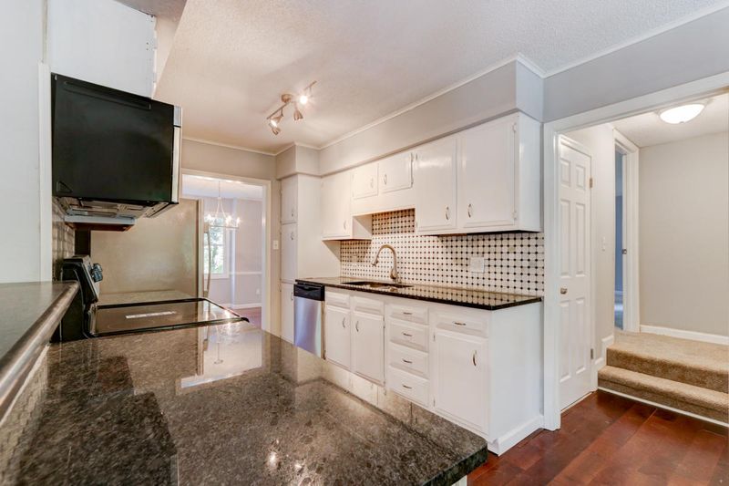 8062 Camberley Dr, Powell, TN 37849