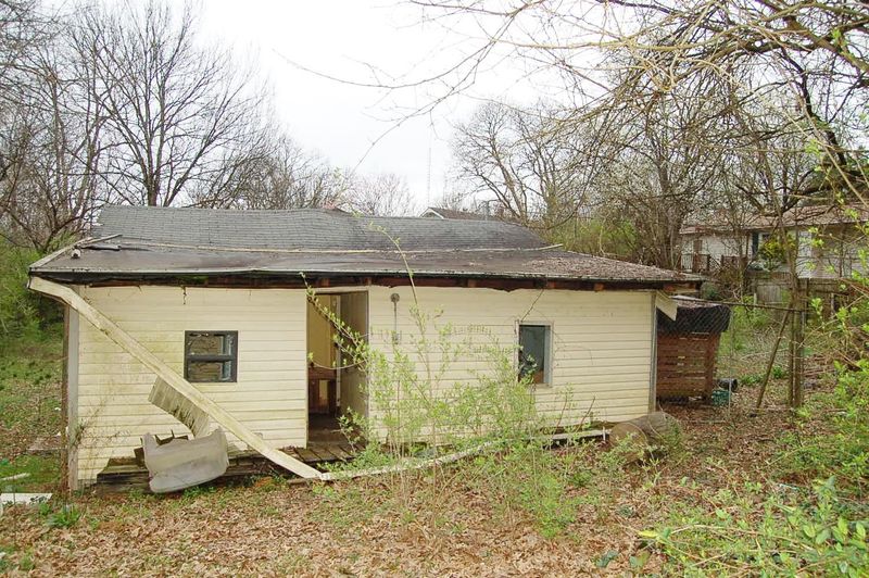 807 SW Spring Dr, Knoxville, TN 37920