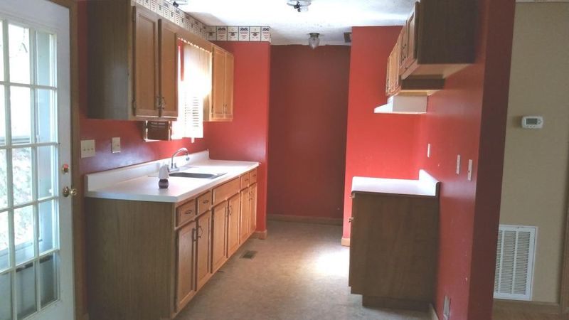 807 Wilson Rd, Oliver Springs, TN 37840