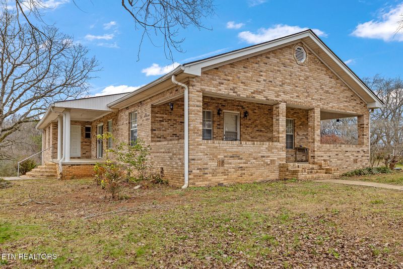 808 Cantrell Pl, Etowah, TN 37331