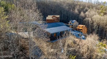 808 Peak Loop Way, Sevierville, TN 37862