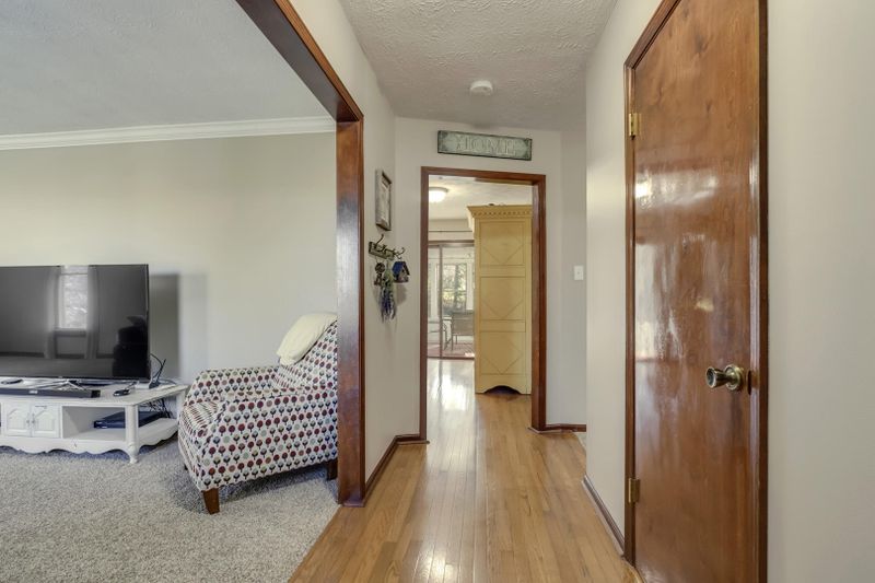8080 Camberley Dr, Powell, TN 37849