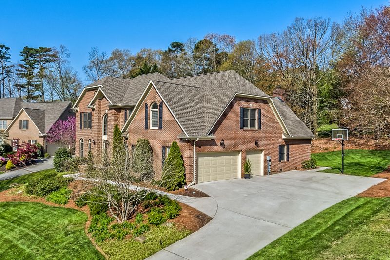 809 Bennett Pl, Knoxville, TN 37909