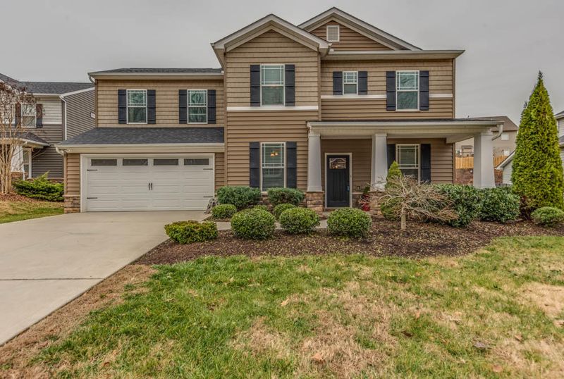 809 Clover Fields Ln, Knoxville, TN 37932
