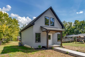 809 Illinois Ave, Etowah, TN 37331