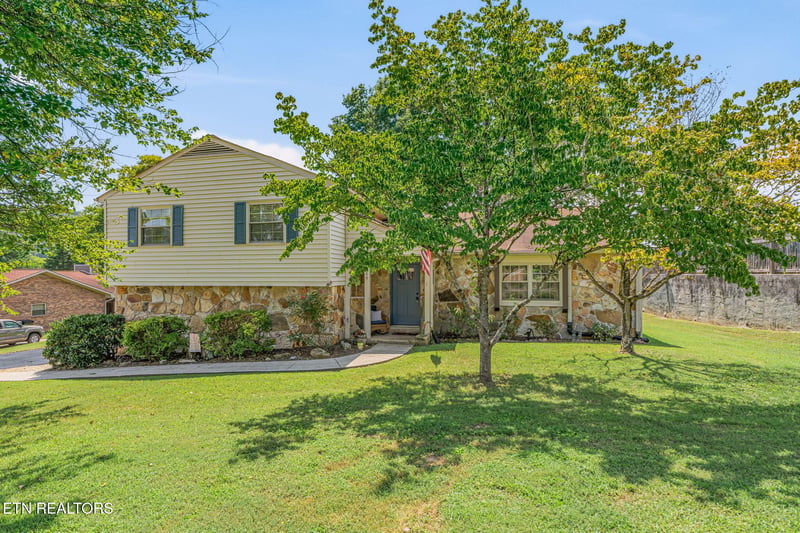 809 Montvue Ave, Kingston, TN 37763