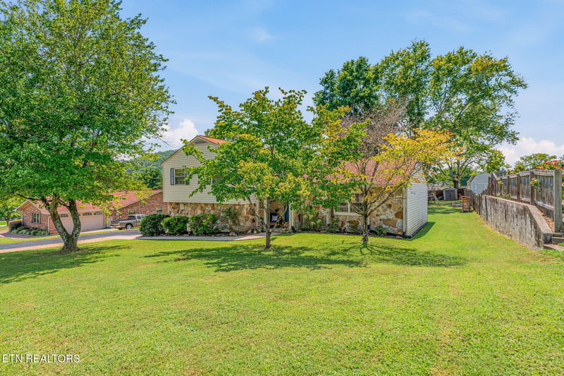 809 Montvue Ave, Kingston, TN 37763
