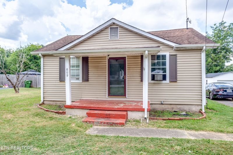 809 S Everett High Rd, Maryville, TN 37804