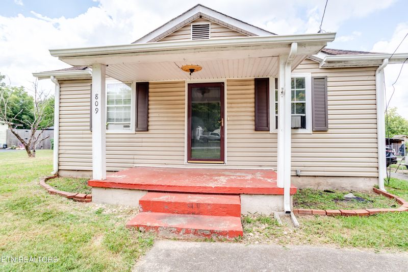 809 S Everett High Rd, Maryville, TN 37804