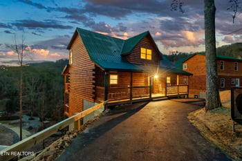 809 String Run Way, Pigeon Forge, TN 37863