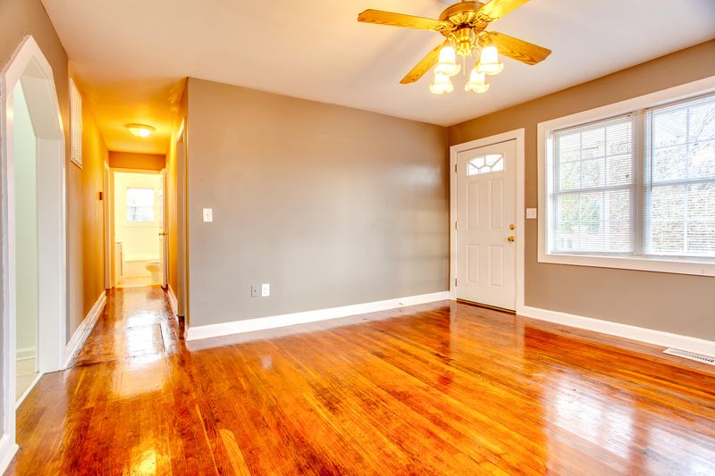 809 Vale St, Loudon, TN 37774