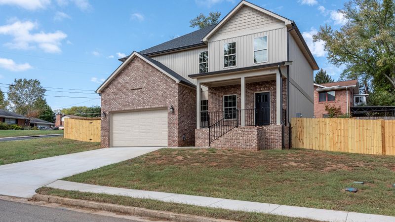 809 Willow Dr, Maryville, TN 37803