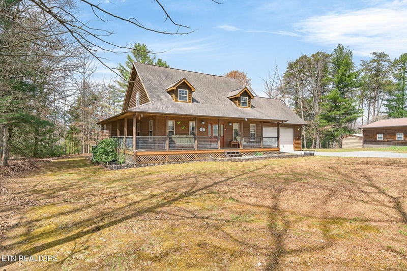 81 Pine Tree Cir, Crossville, TN 38571