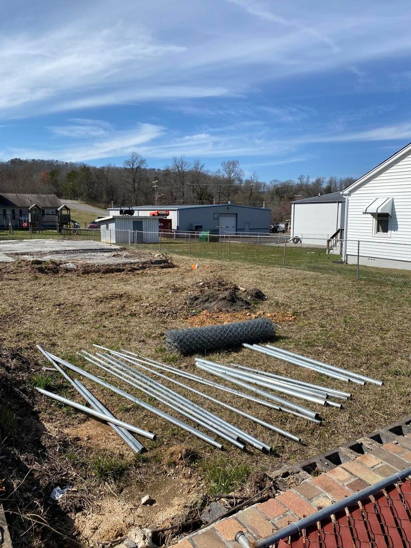 810 Clinch Ave, Clinton, TN 37716