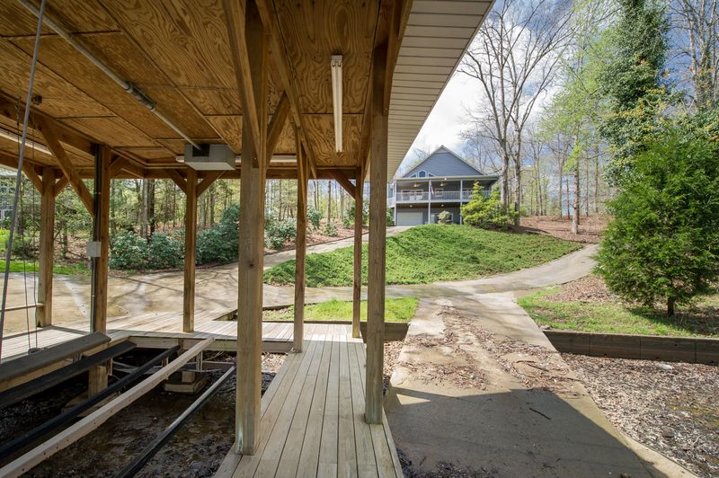 810 Half Moon Shores Dr, Ten Mile, TN 37880