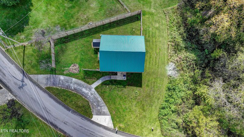 810 Harvest Meadows Dr, Kodak, TN 37764
