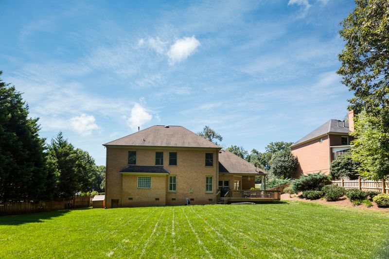 810 Oconnell Dr, Knoxville, TN 37934