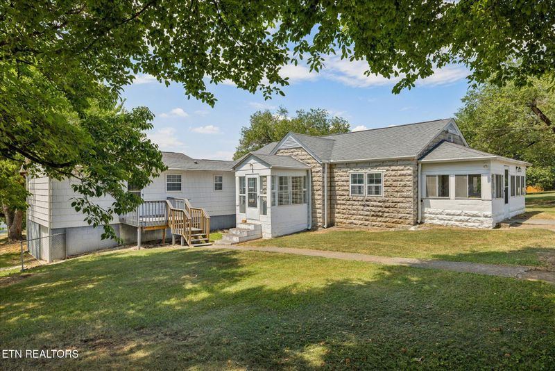 810 Ridge Rd, Maryville, TN 37803
